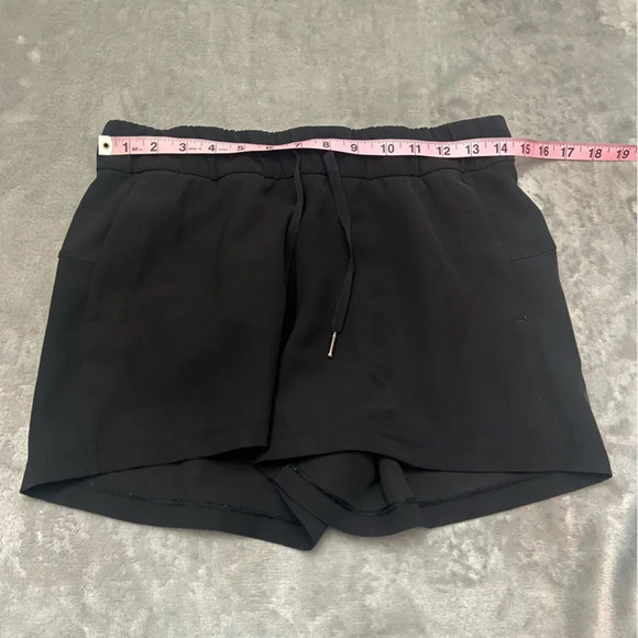 Lululemon On The Fly Short *Woven *2.5" Black 21979 - Picture 7 of 10